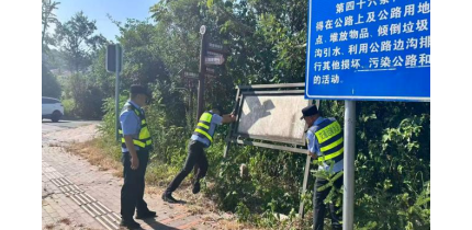 清理道路安全隐患 优化快捷通道路域环境