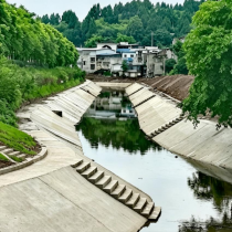 昔日涝水扰街坊 今朝安澜惠金元 ——大英县金水河金元场镇山洪沟治理工程全面完工投用