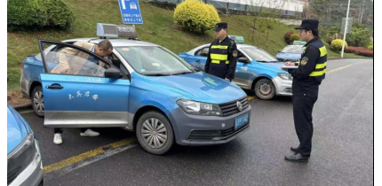 严查出租车乱象 规范站区营运秩序