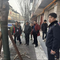 县综合行政执法局特勤大队推进火车东站环境与交通秩序整治