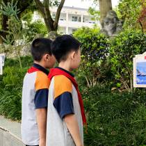 军地共建育桃李 鱼水情深满校园 —92619部队44分队赠送教学文娱器材暖心助学