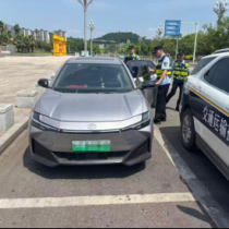 紧盯行业乱象 重拳整治网约车线下揽客